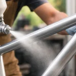 Czym pomalować aluminium – wybierz najlepszą farbę i technikę