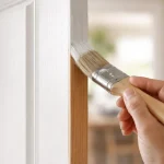 Jak malować drzwi wewnętrzne krok po kroku – pełny poradnik