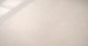 Prześwity po malowaniu – jak skutecznie uniknąć i naprawić